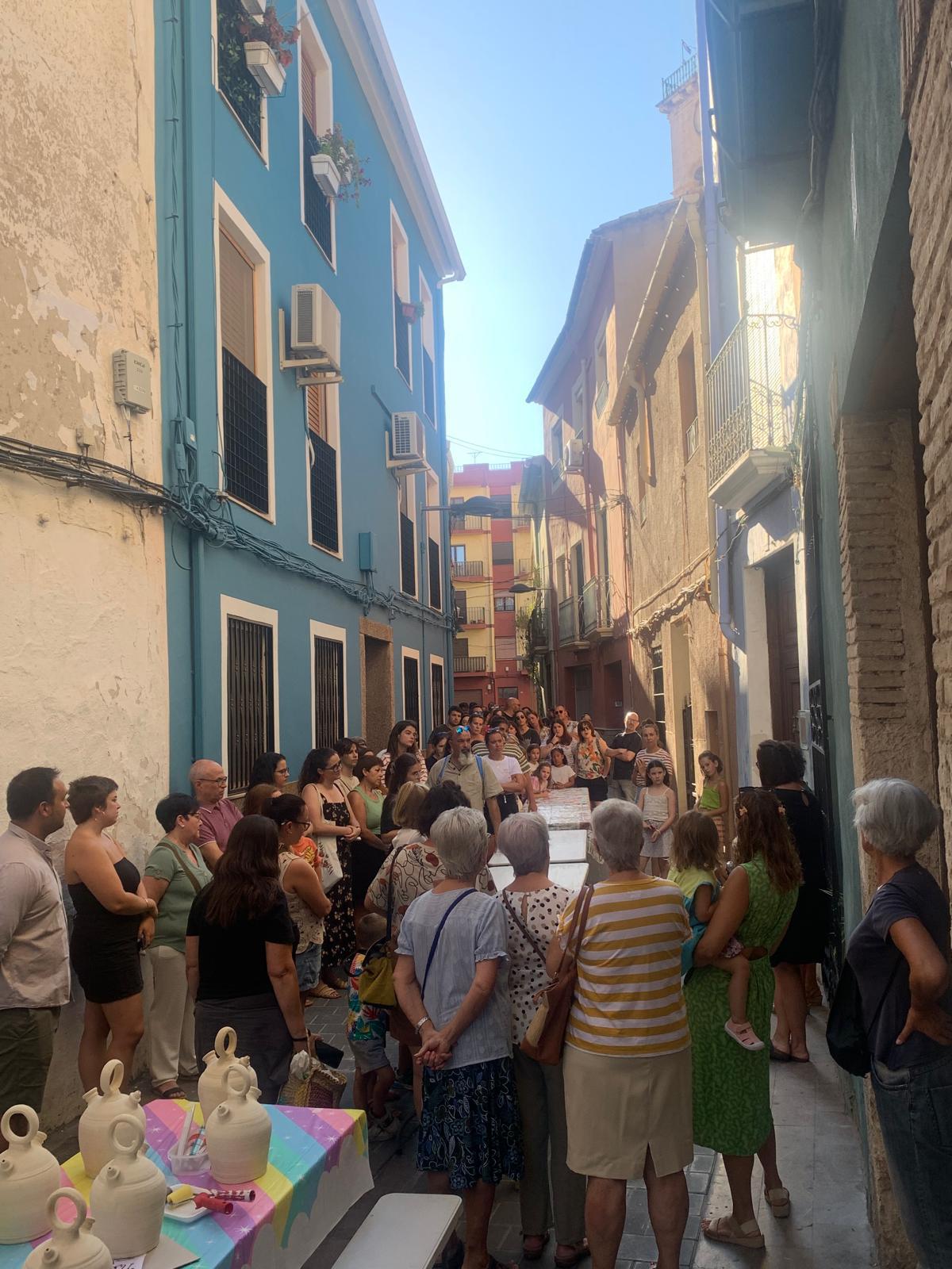 Imagen secundaria 1 - Evento de 'pintabotijos' de Villena.