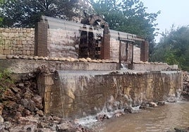 La fuente de la rotonda 'José Tomás Molina', en Villena.