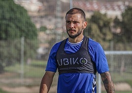 Borja Martínez, durante un entrenamiento con el Intercity.
