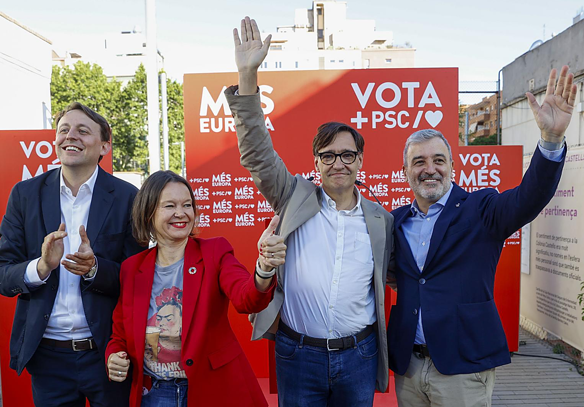 Leire Pajín, en una imagen de archivo junto al primer secretario del PSC, Salvador Illa y el alcalde de Barcelona, Jaume Collboni (d).