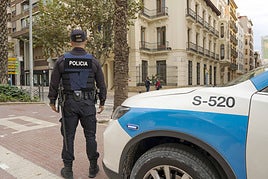 Policía Nacional en el centro de Alicante.