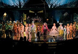 Saludos finales de 'Alegría. Bajo una nueva luz' en Alicante.