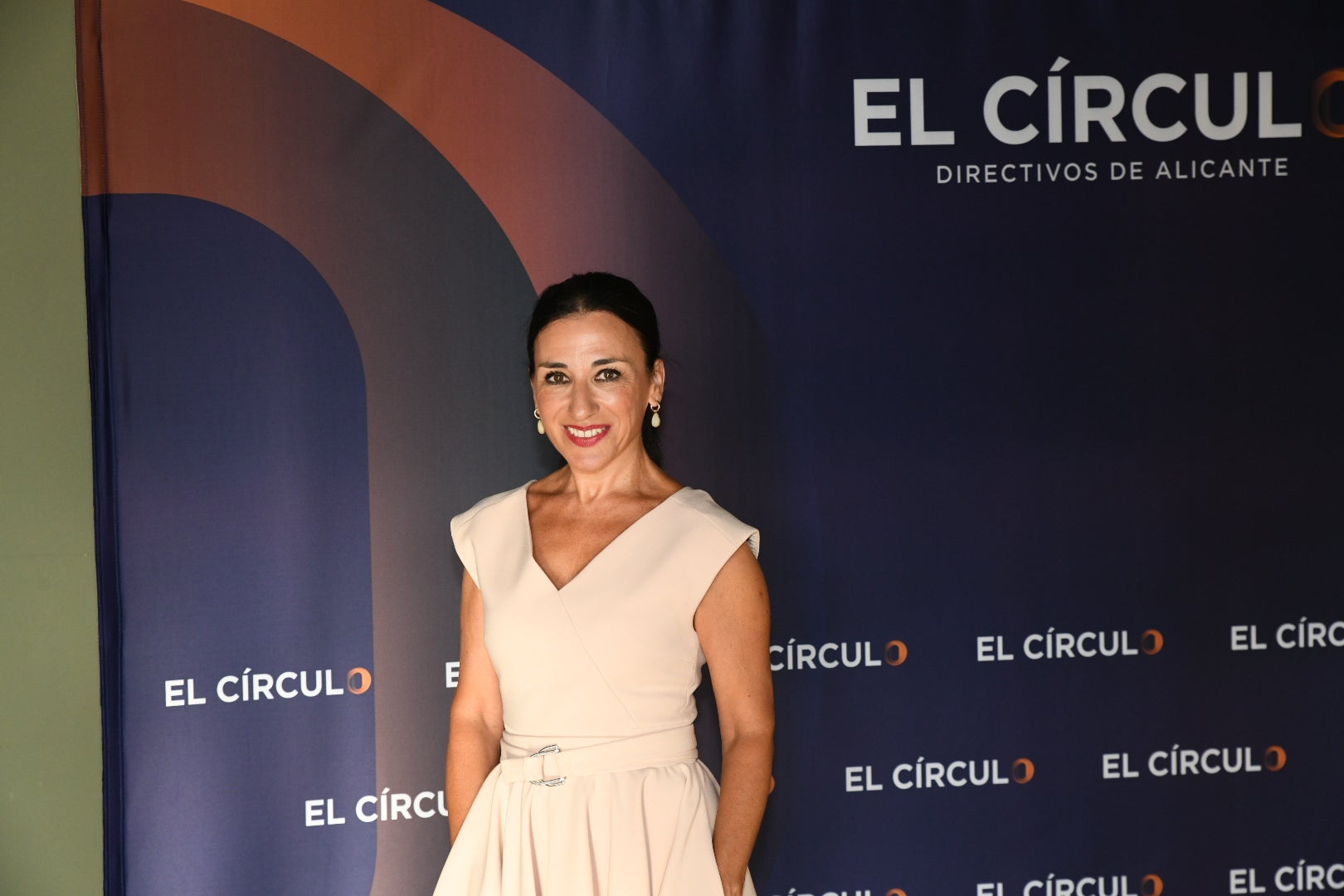 Eva Toledo, reelegida presidenta de El Círculo-Directivos de Alicante