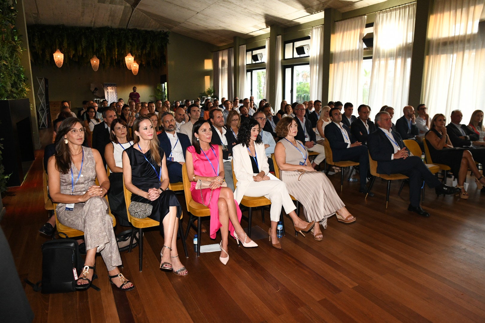 Eva Toledo, reelegida presidenta de El Círculo-Directivos de Alicante