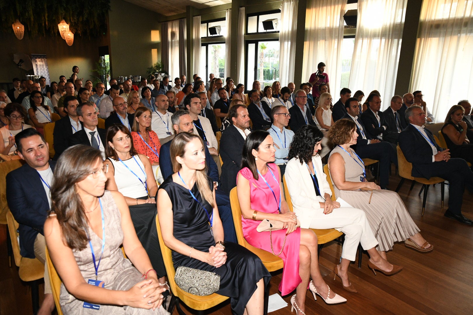Eva Toledo, reelegida presidenta de El Círculo-Directivos de Alicante