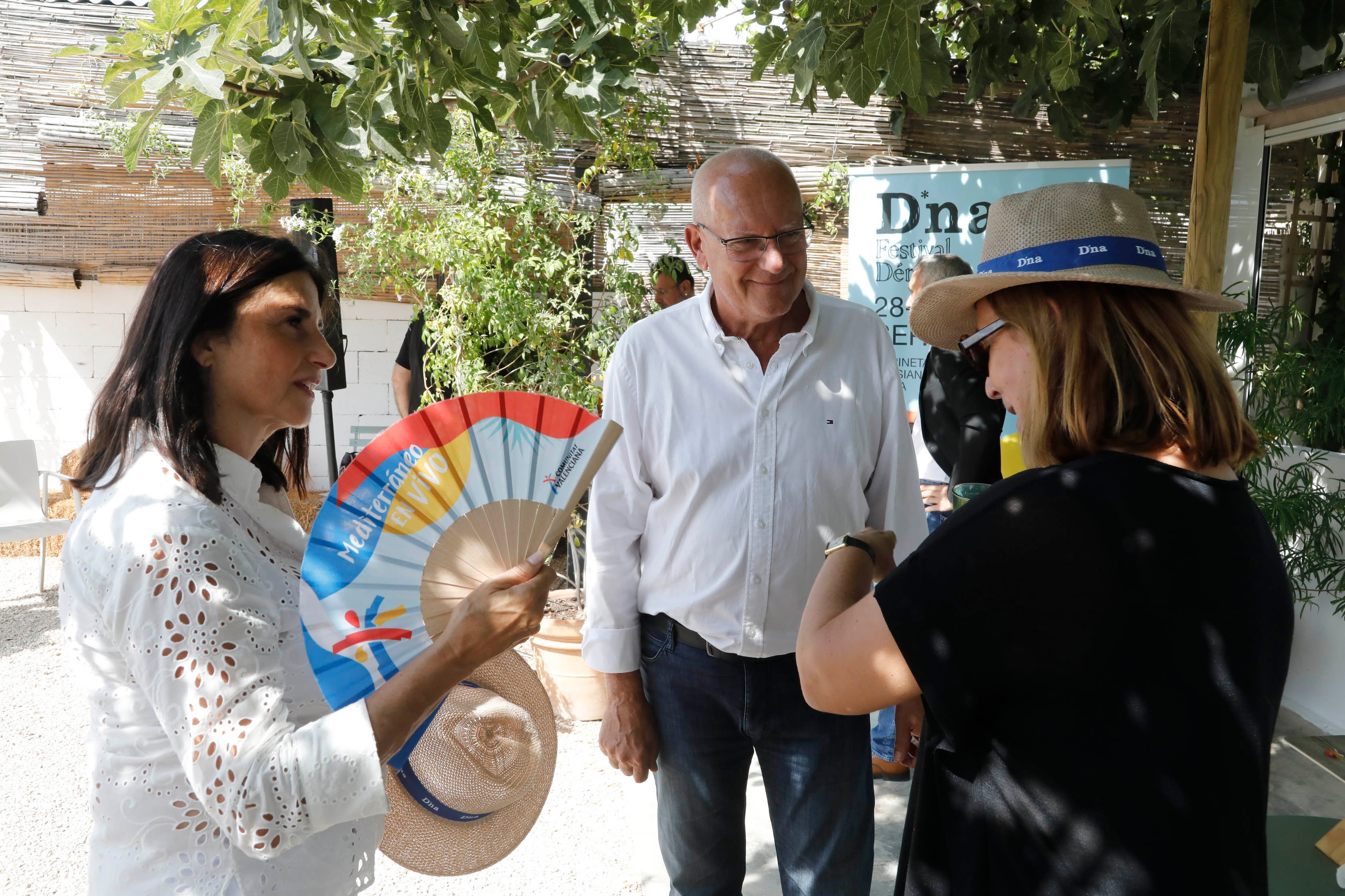 D*na Festival Dénia rinde tributo al producto de la huerta desde la orilla del mar