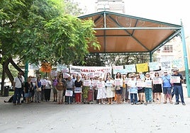 Concentración de vecinos del barrio de Benalúa.
