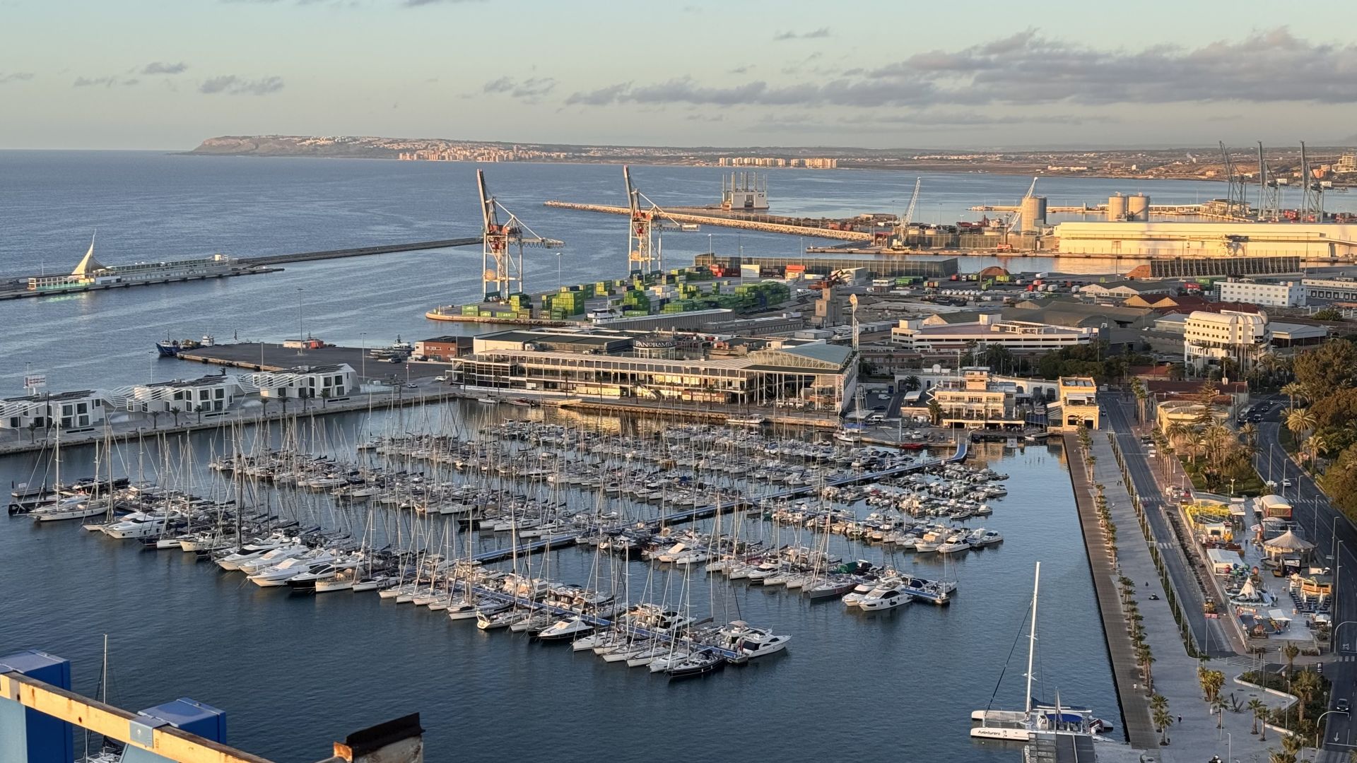El Puerto de Alicante, desde las alturas.