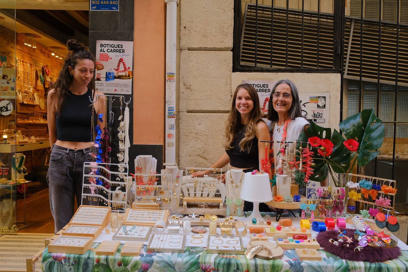 Las calles de Alicante se llenan con un sinfín de actividades