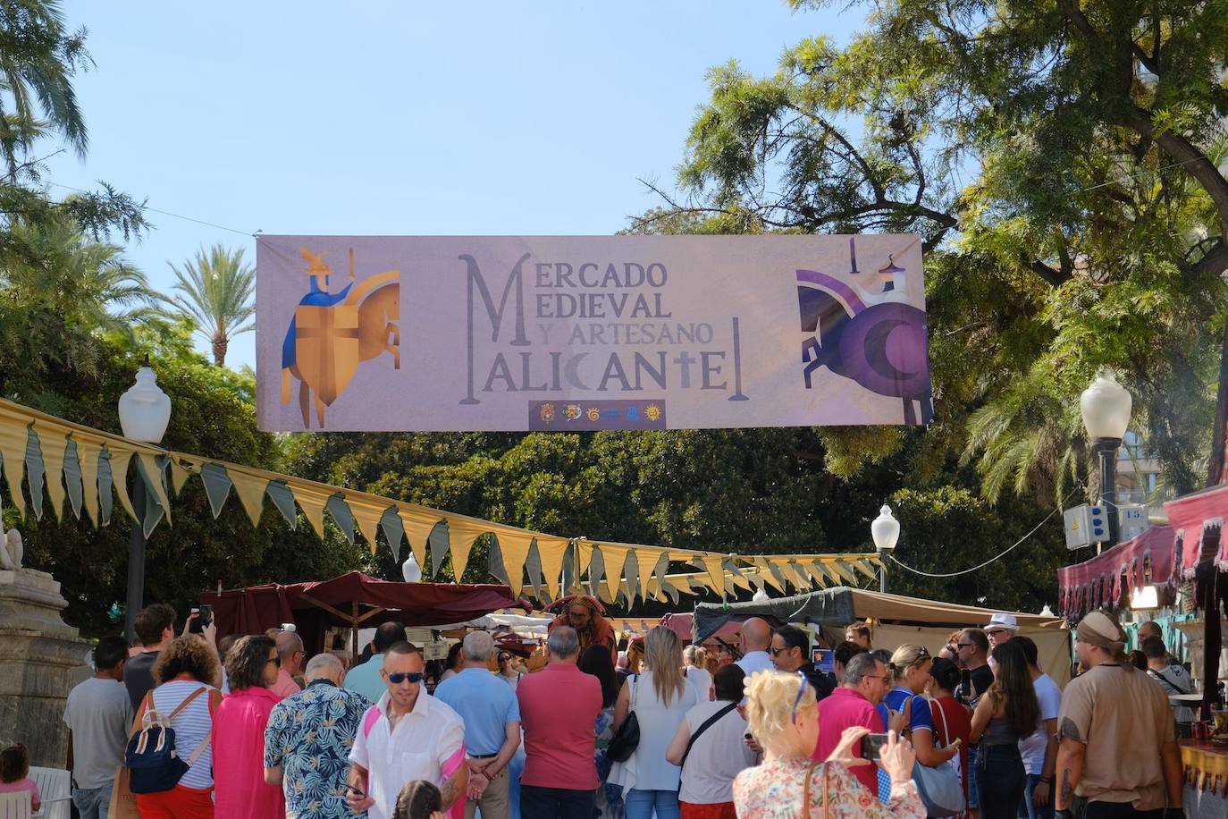 Las calles de Alicante se llenan con un sinfín de actividades