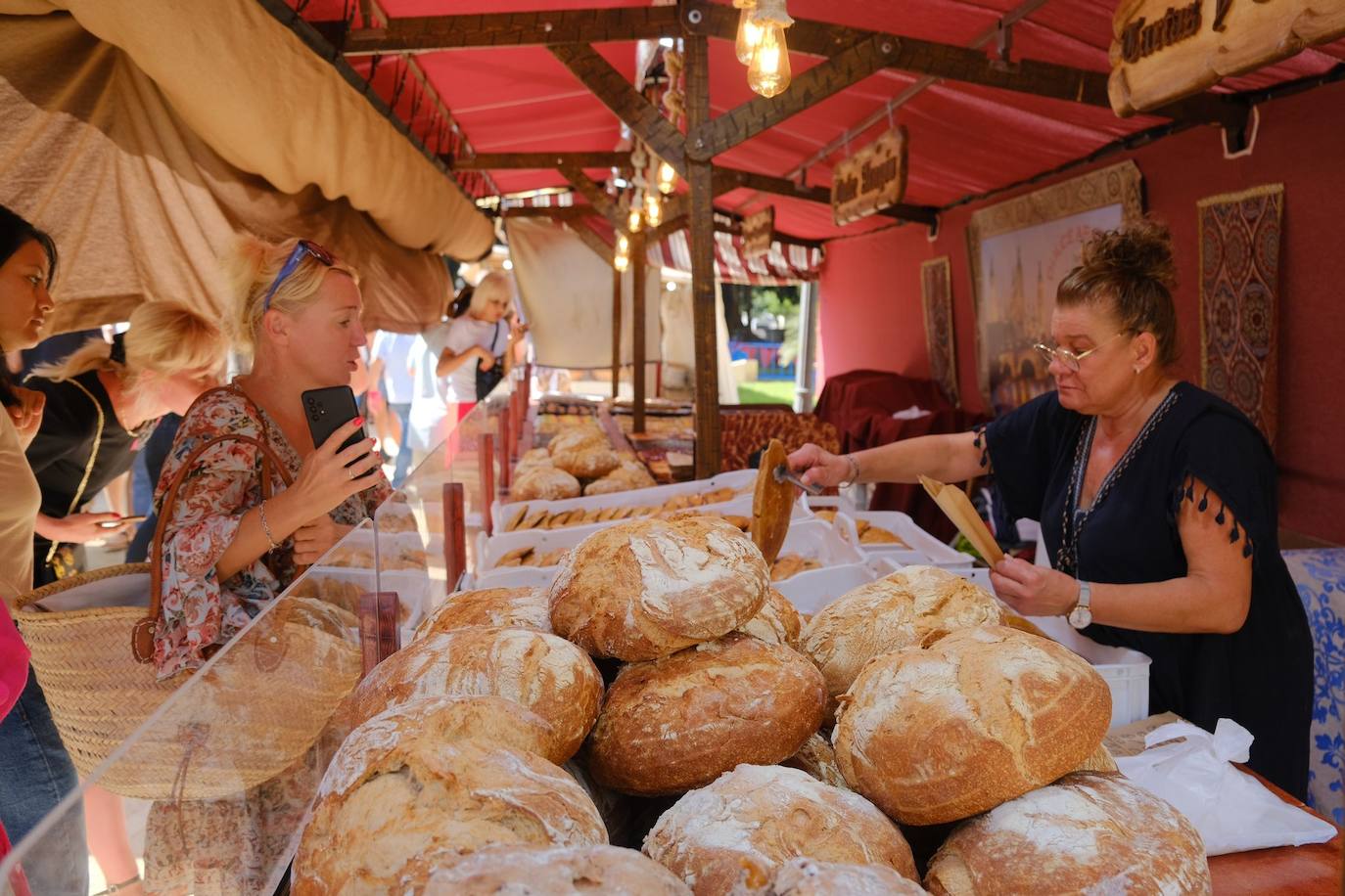 Las calles de Alicante se llenan con un sinfín de actividades