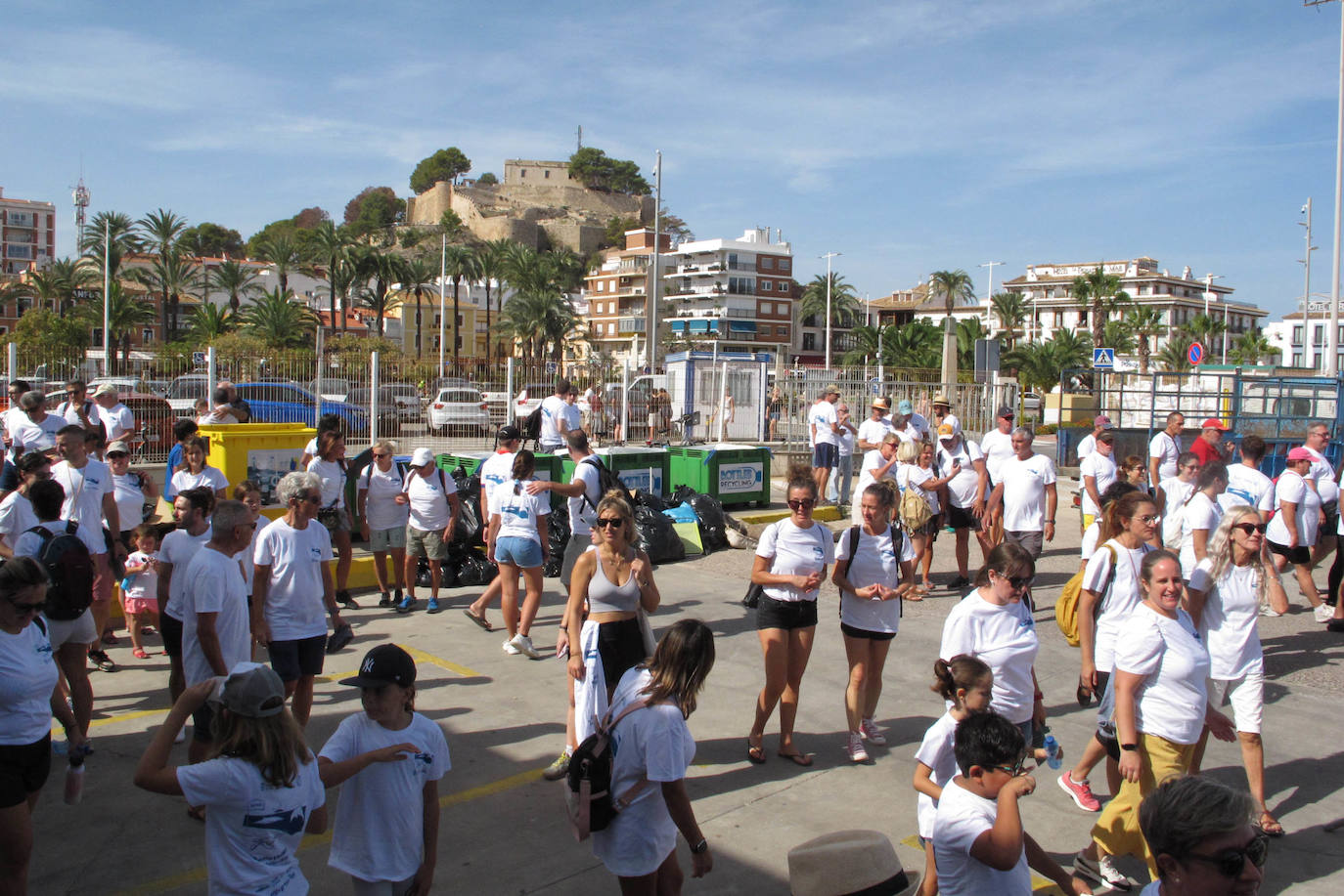 Dénia se vuelca con la limpieza de los fondos marinos