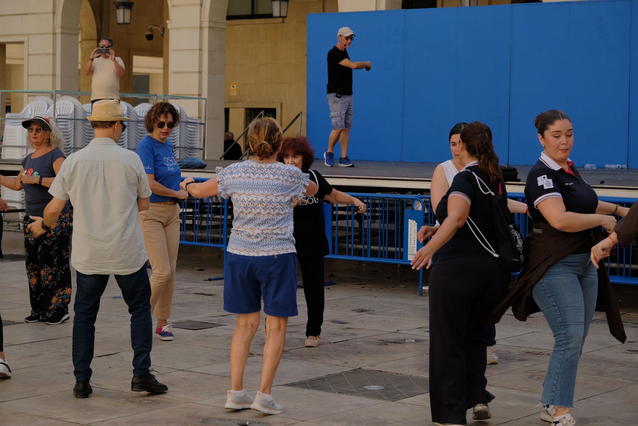 Alicante recupera sus danzas tradicionales por el 9 d&#039;Octubre
