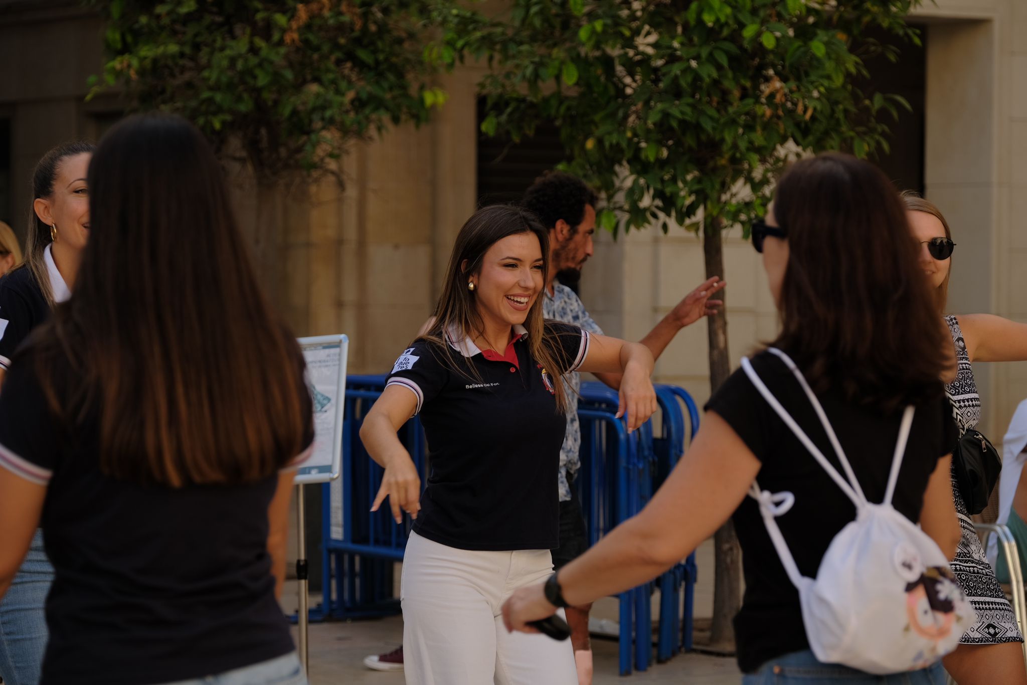 Alicante recupera sus danzas tradicionales por el 9 d&#039;Octubre