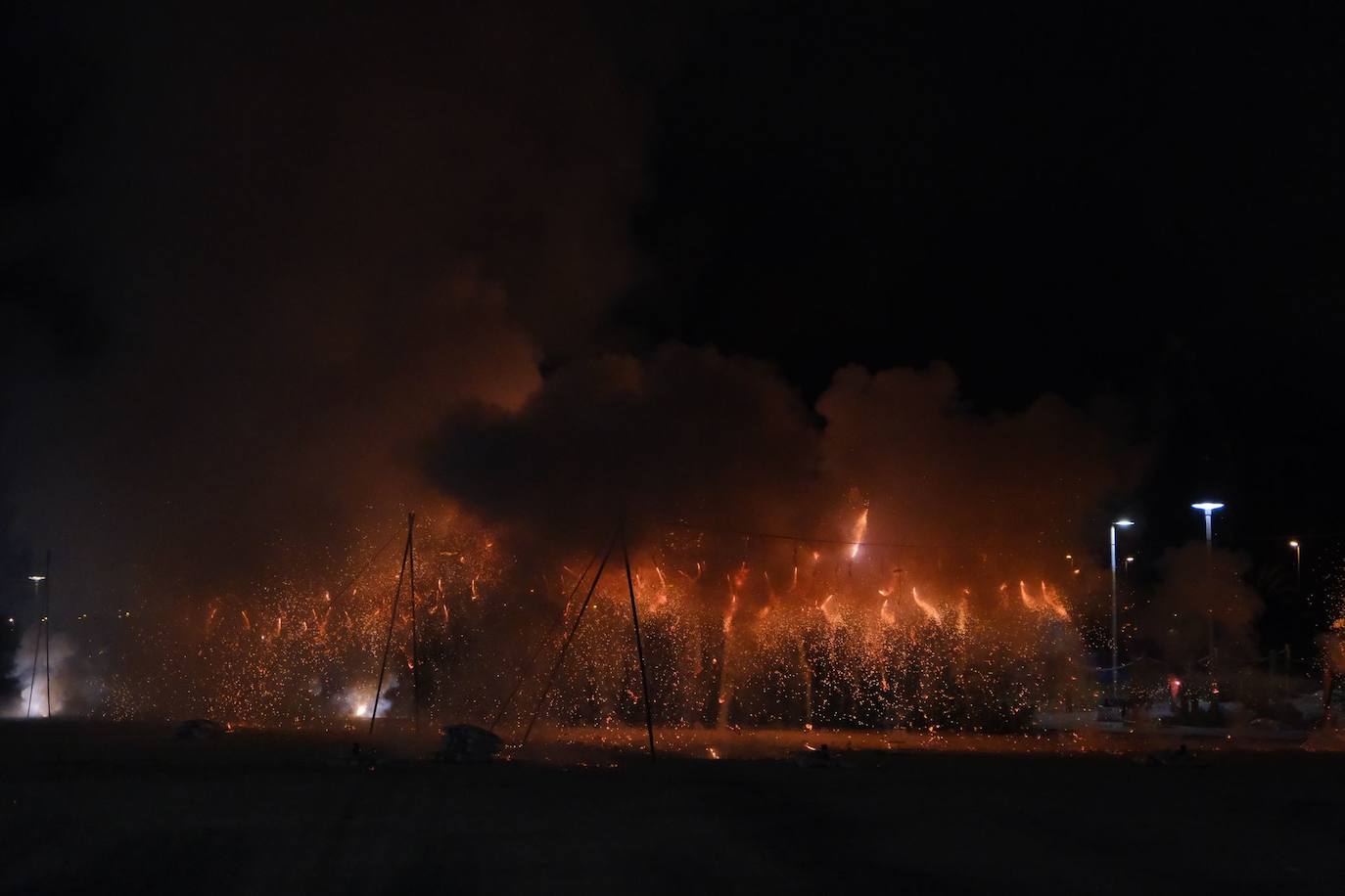 La pólvora retumba en la hoguera Florida Portazgo