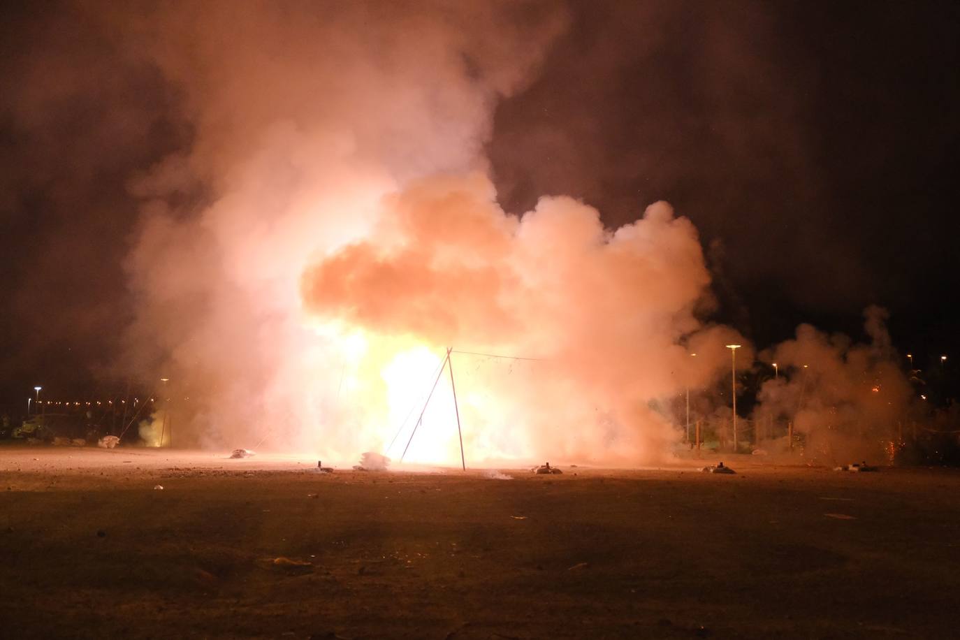 La pólvora retumba en la hoguera Florida Portazgo