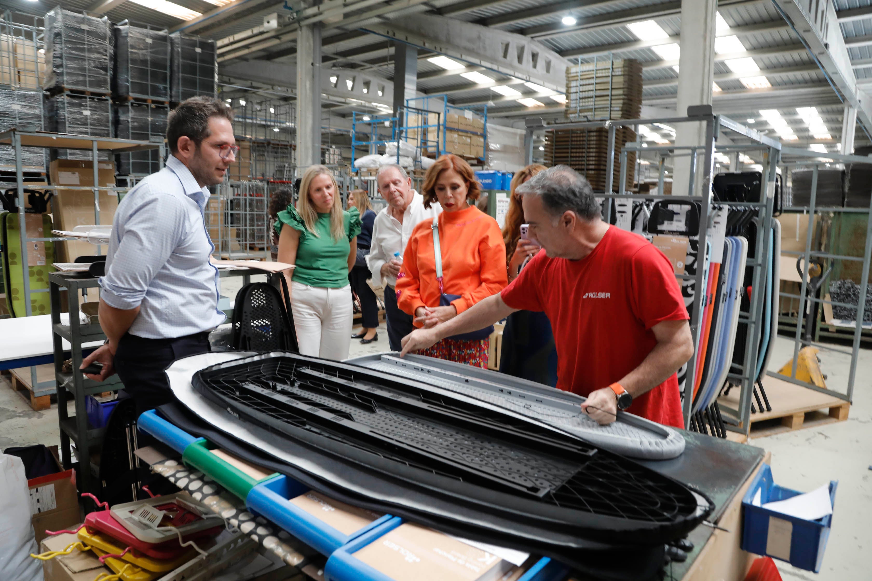 La nueva colección de carros de la compra de Rolser diseñados por Agatha Ruiz de la Prada, en imágenes