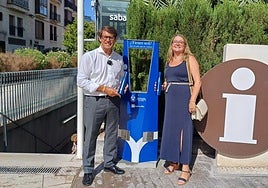 La fuente de agua gratis instalada junto a la oficina de turismo en Elche.
