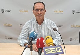 El Concejal de Fiestas, Pepe Ferri, durante la presentación de la feria.