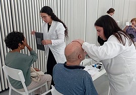 Pruebas de visión realizadas este martes en el espacio Séneca de Alicante.