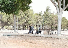 Migrantes en un centro de Guardamar.