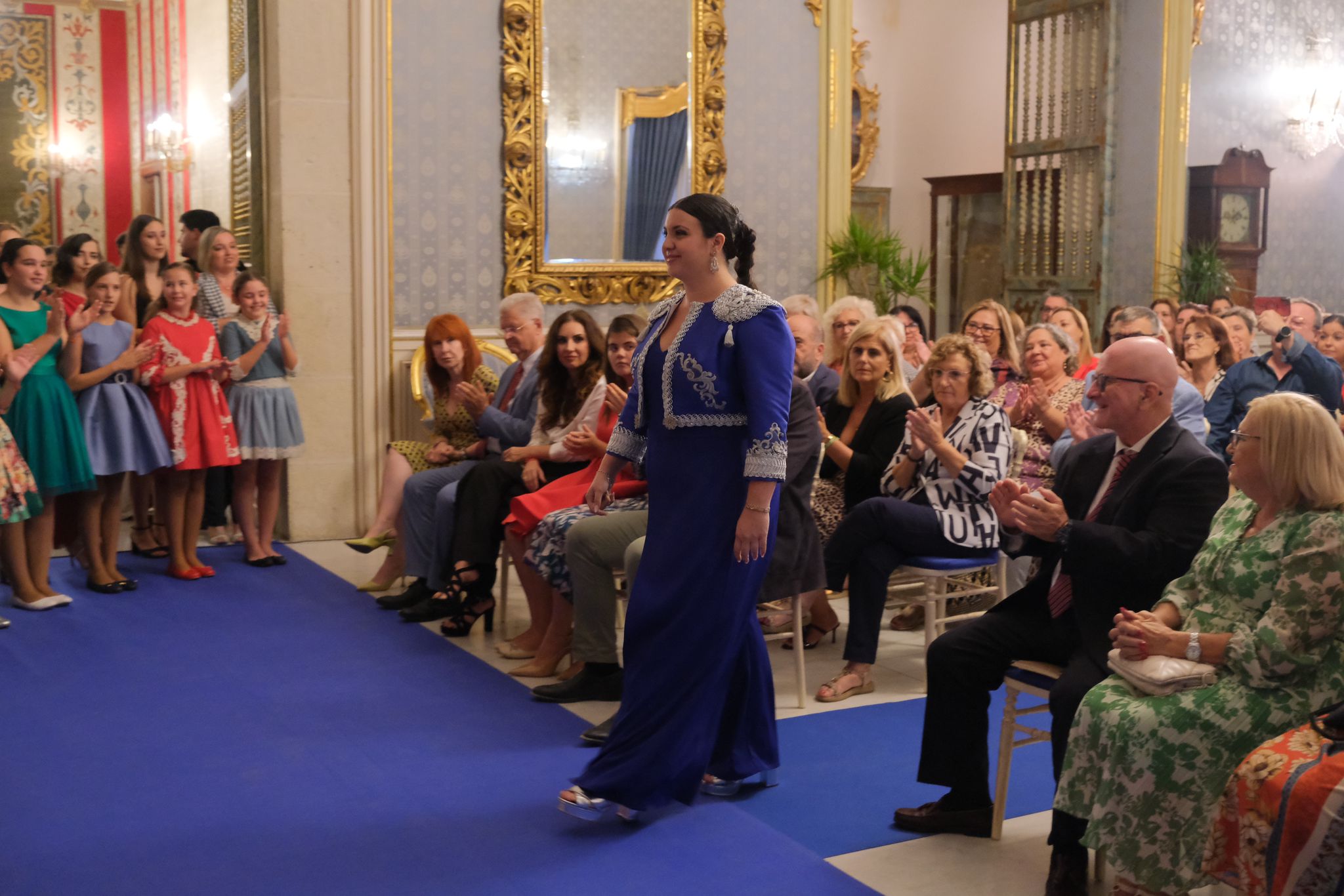 La recepción de las candidatas a reinas de la Fafba, en imágenes