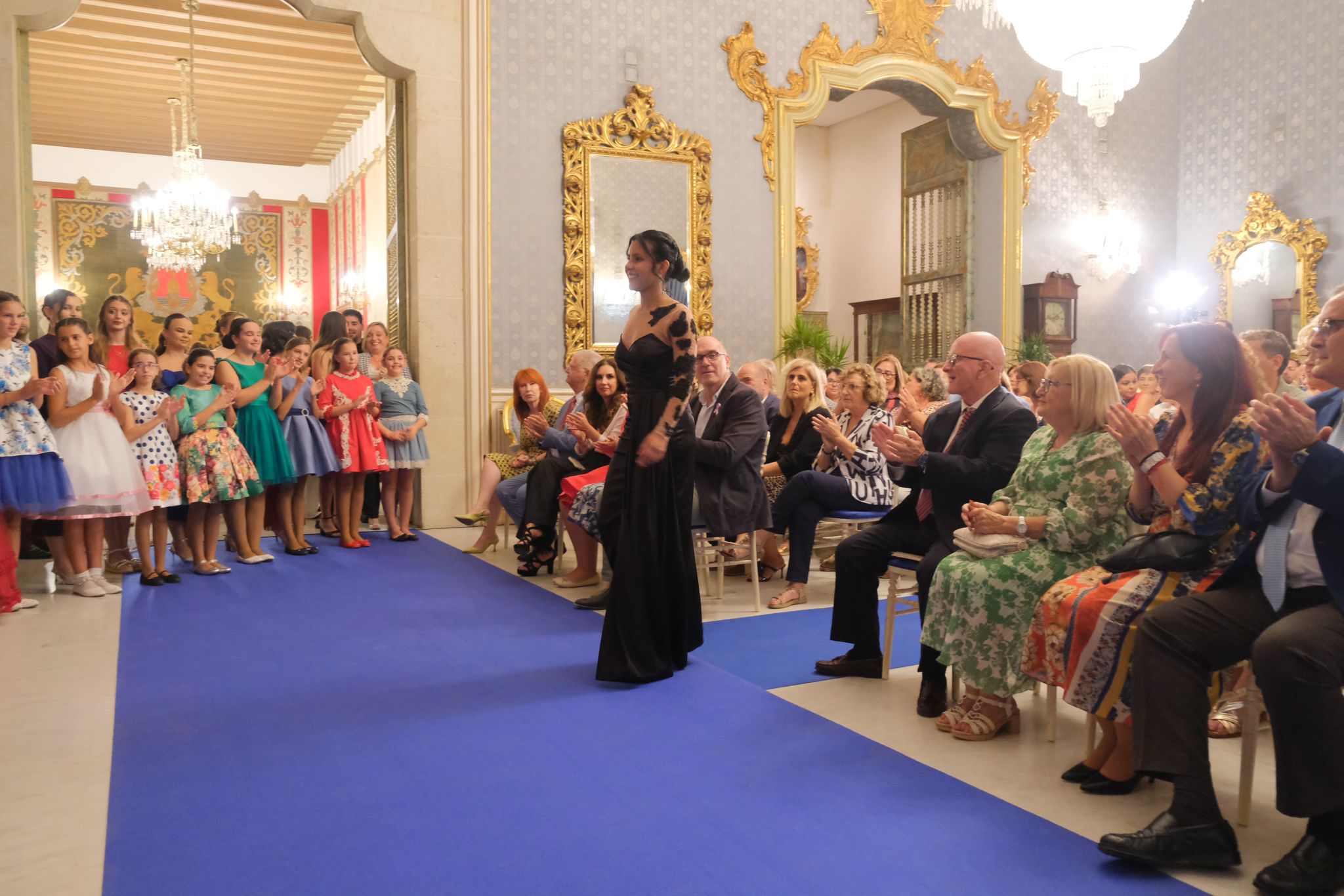 La recepción de las candidatas a reinas de la Fafba, en imágenes