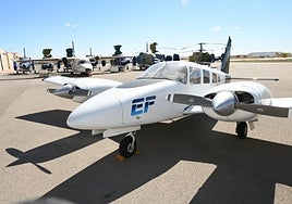 El 'Top Gun' de un pueblo de Alicante que enseña a volar a los mejores pilotos
