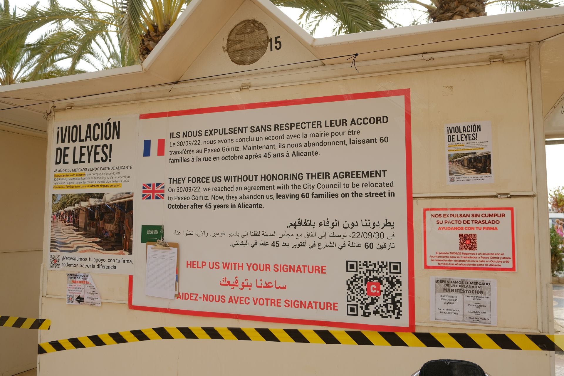 «Aquí yacen 45 años de mercado», los &#039;hippies&#039; de la Explanada firman su epitafio