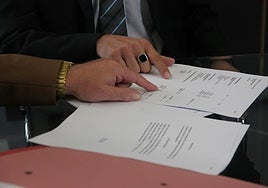 Una vecina logra la cancelación de 5.890 € de deuda.