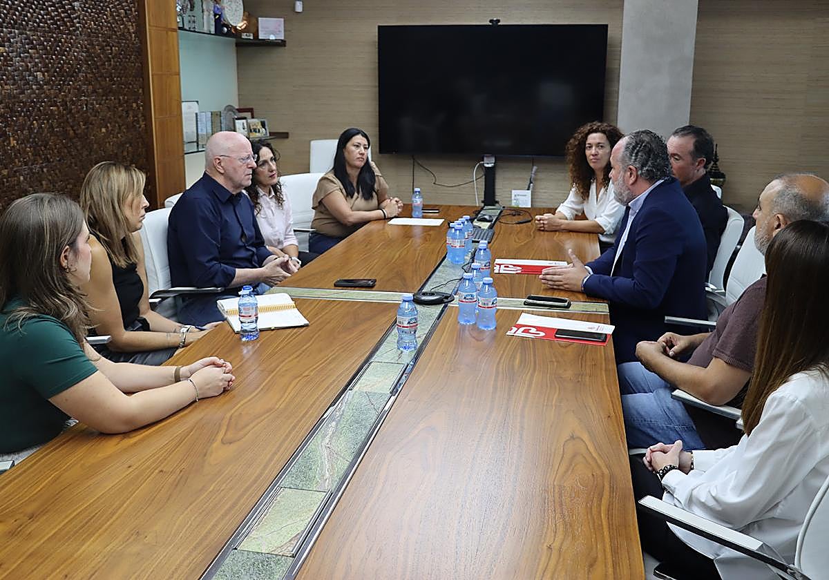 Reunión entre Grupo Soledad y Cáritas Diocesana.