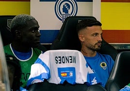 Marcos Mendes y Javi Moreno, en el banquillo del Rico Pérez.