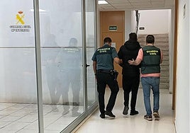 Detención a cargo de la Guardia Civil.