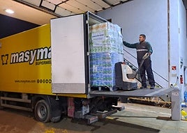 Camión con las donaciones.