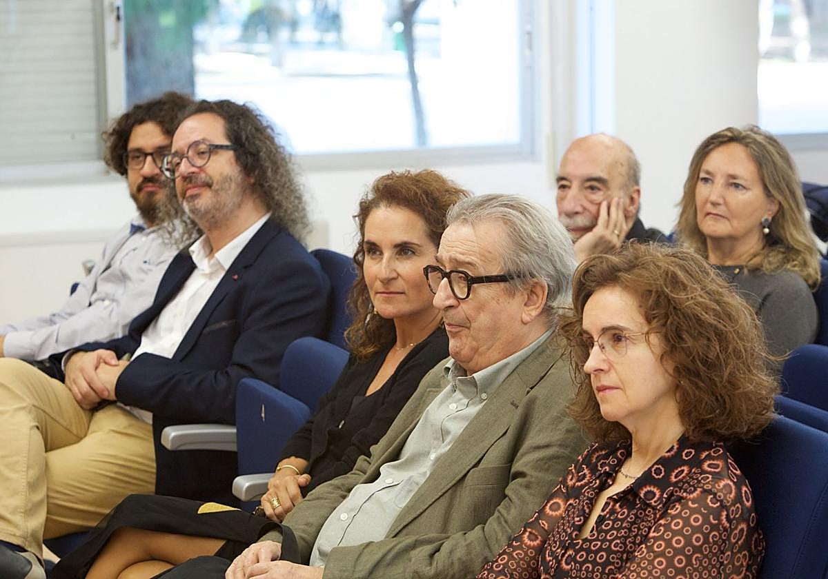 Rovira junto a compañeros, familiares y amigos.