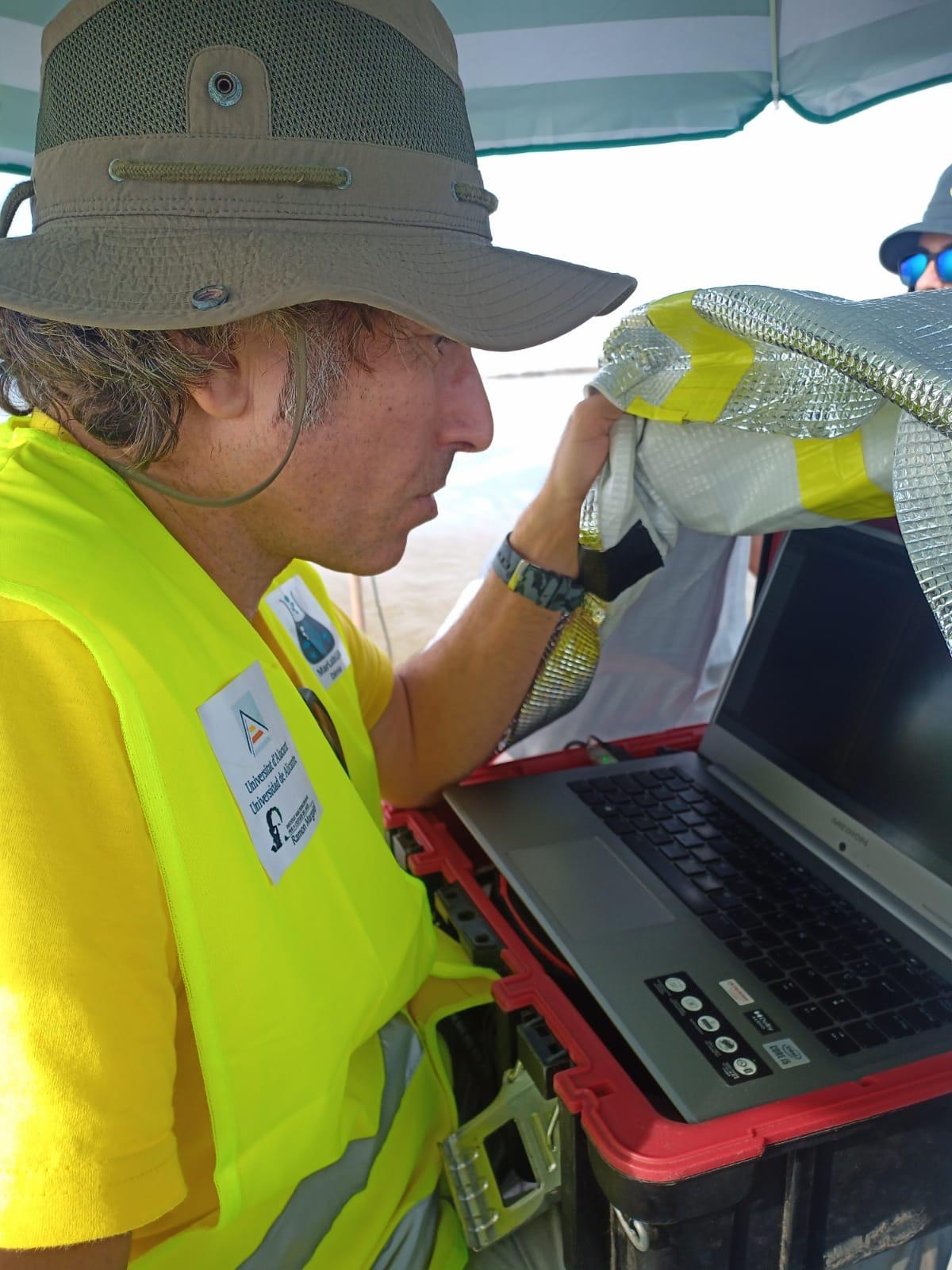 Imagen secundaria 2 - Tareas de búsqueda de personas en la Albubera de Valencia.
