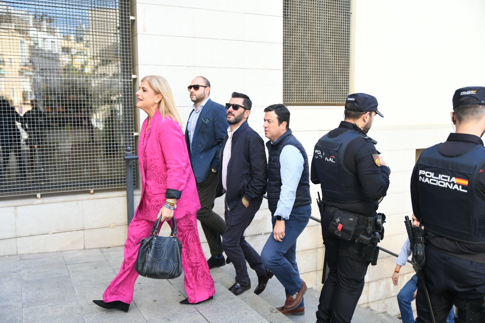 Protesta contra la oficina «antiaborto» de Alicante