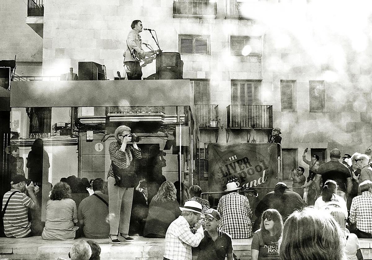 Concierto de The Liverpool Band en la azotea del Claustro.