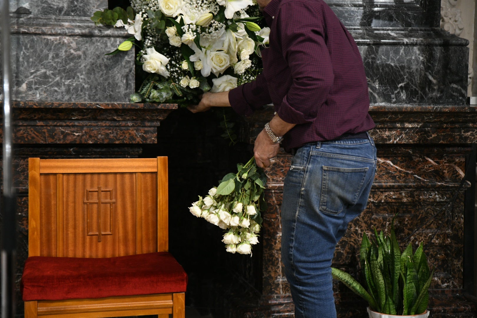 Últimos detalles para coronar a &#039;La Marinera&#039; de Alicante