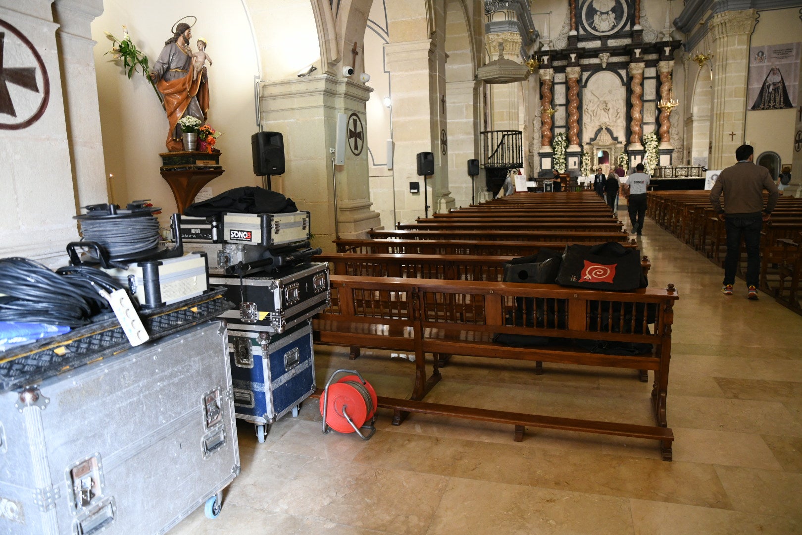 Últimos detalles para coronar a &#039;La Marinera&#039; de Alicante