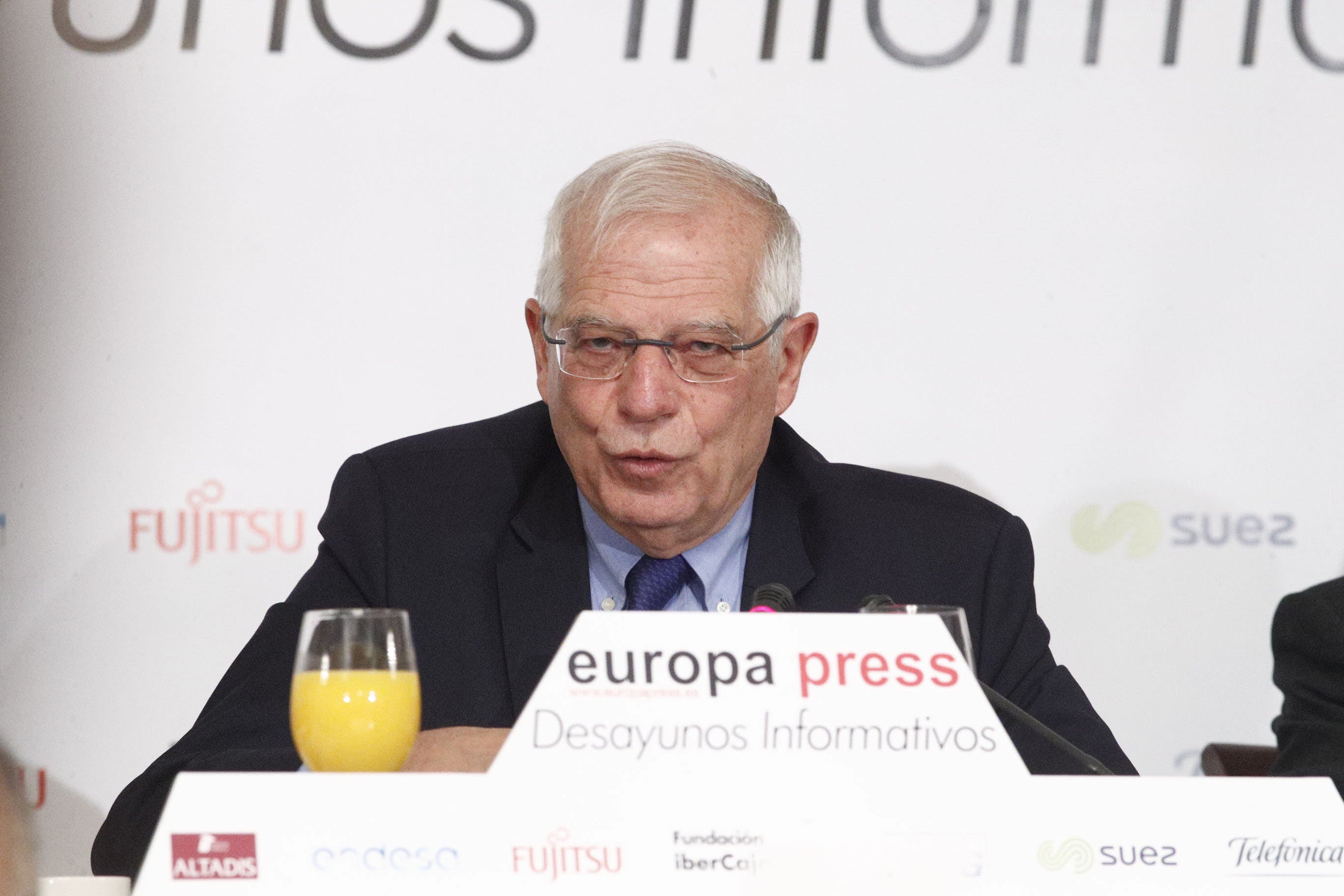 Borrell durante un desayuno informativo.