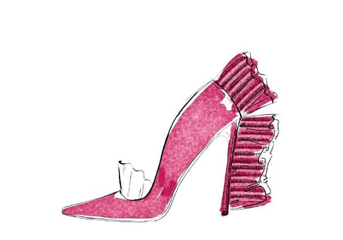 Stiletto en seda adornado con volantes bordados con motivos de los mantones de Manila.