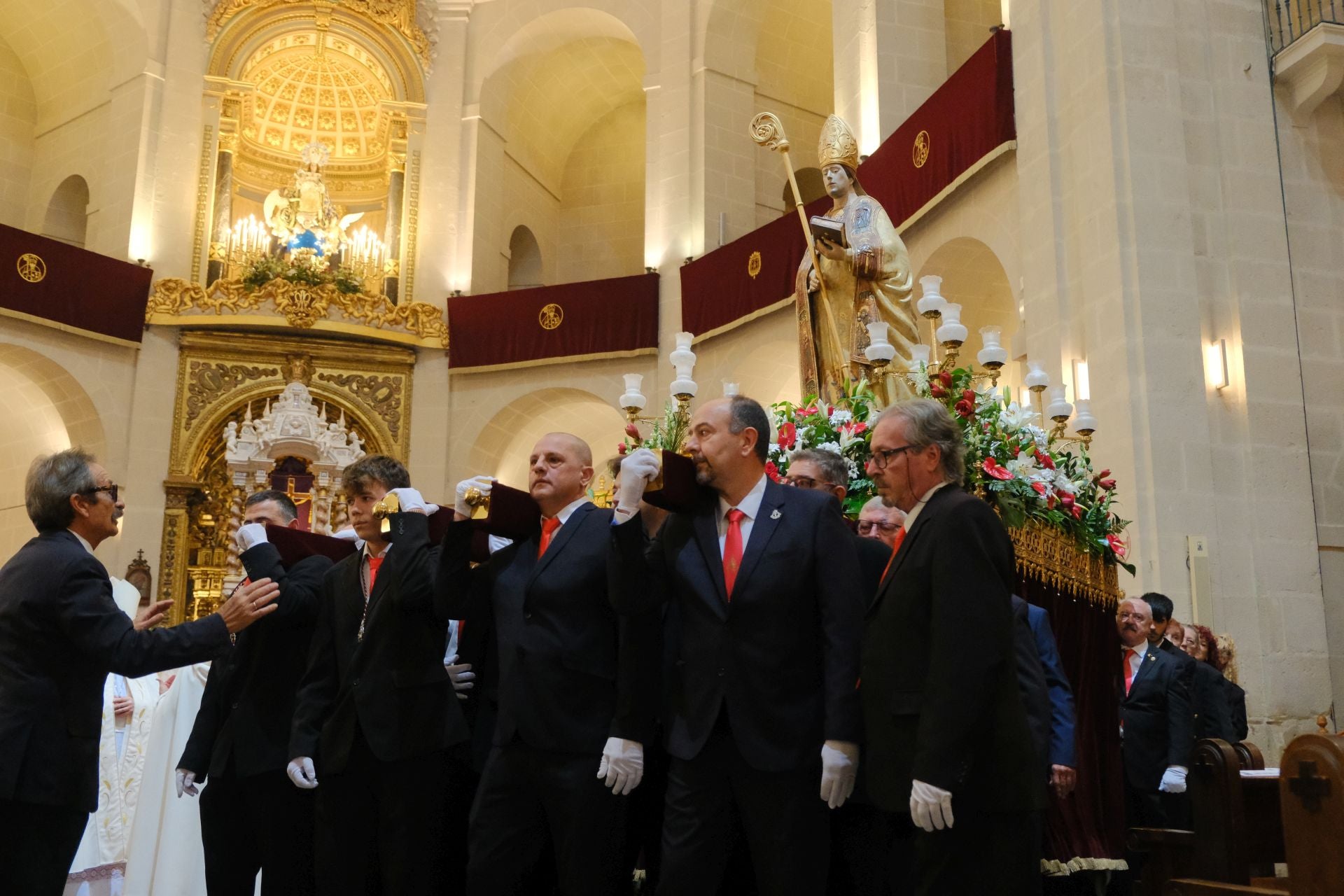 Alicante honra a San Nicolás