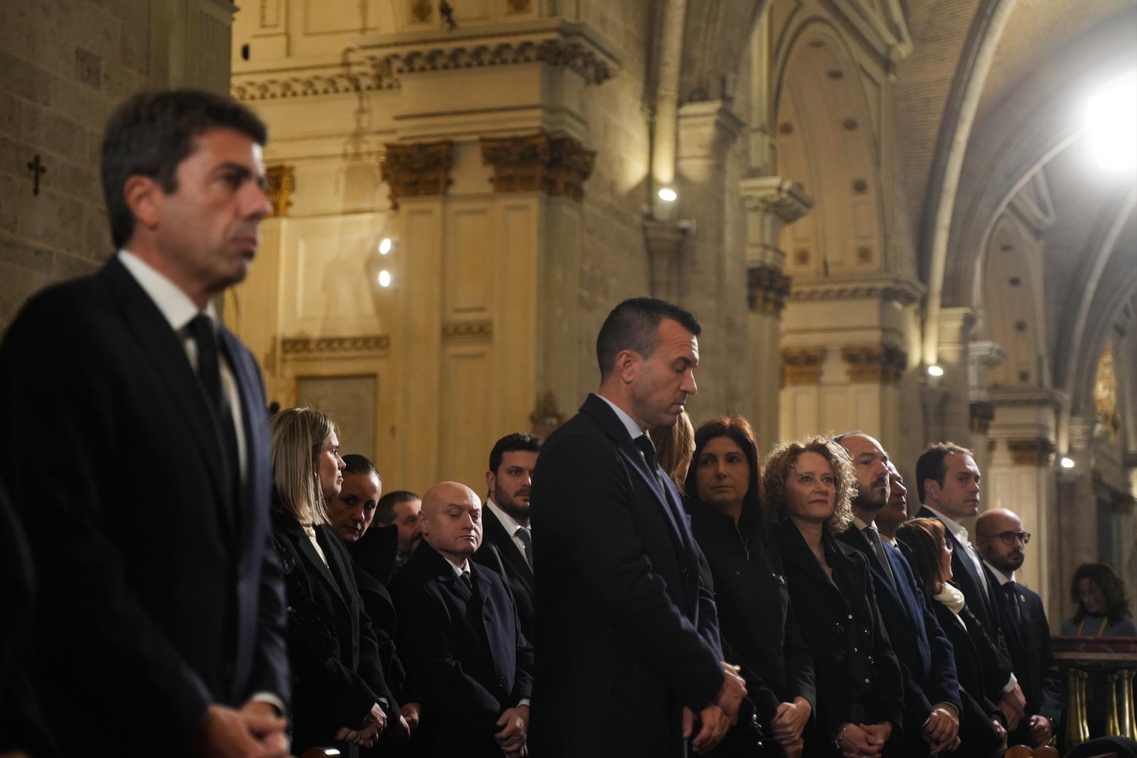 El primer funeral por las víctimas de la DANA pide unión mientras aparca el partidismo
