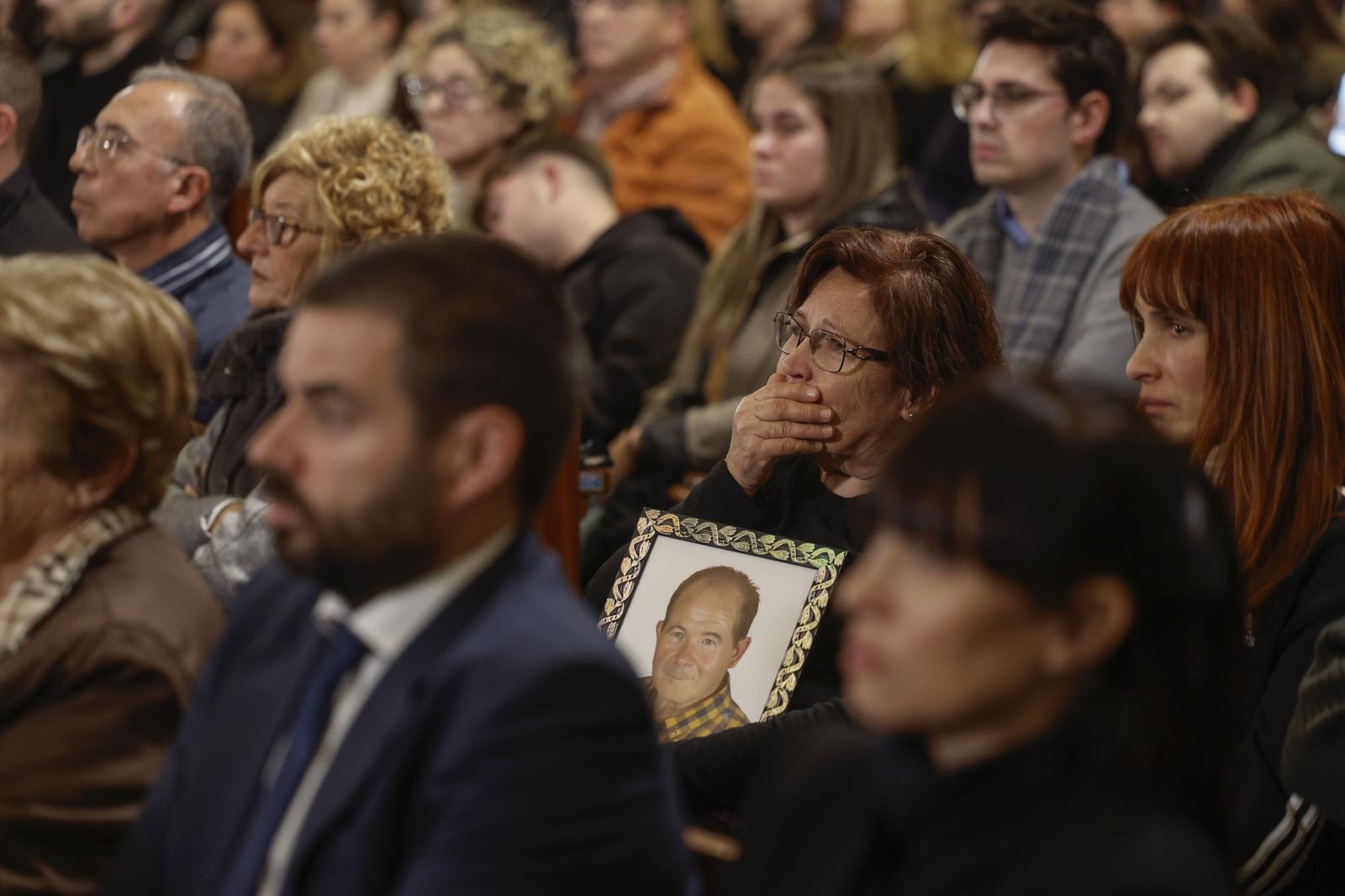 El primer funeral por las víctimas de la DANA pide unión mientras aparca el partidismo