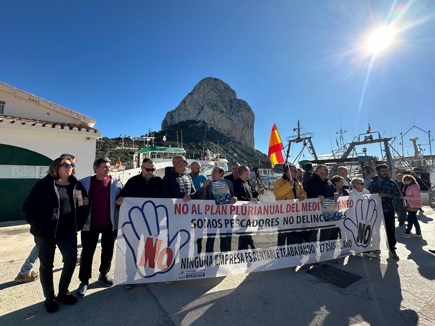 Los puertos pesqueros de Alicante se unen contra el hachazo a los días para faenar