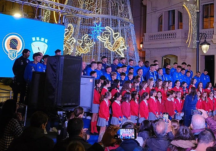 Imágenes del villancico del Hércules junto al coro de Jesuitas.