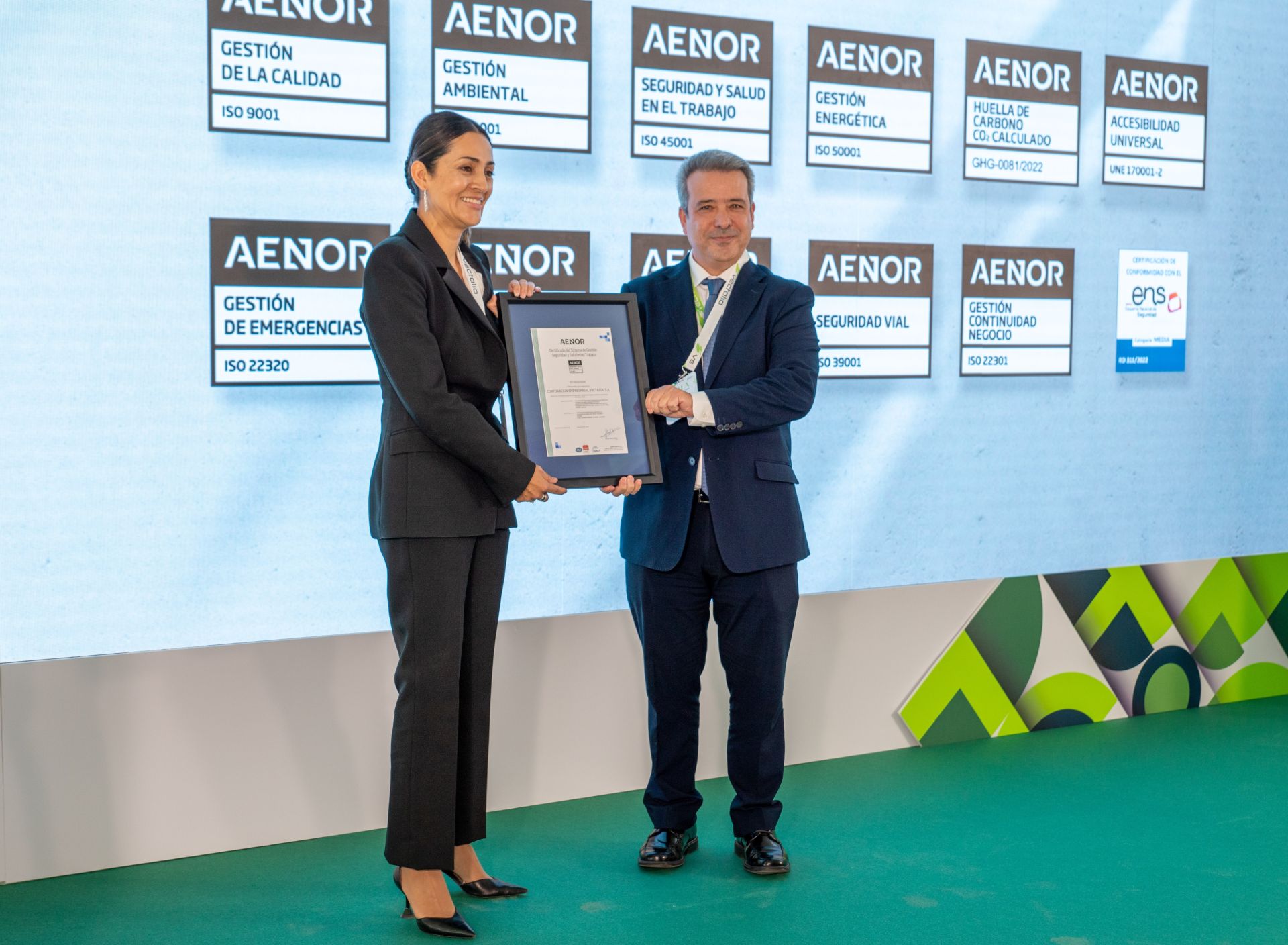 Vectalia recibe el certificado de Aenor.