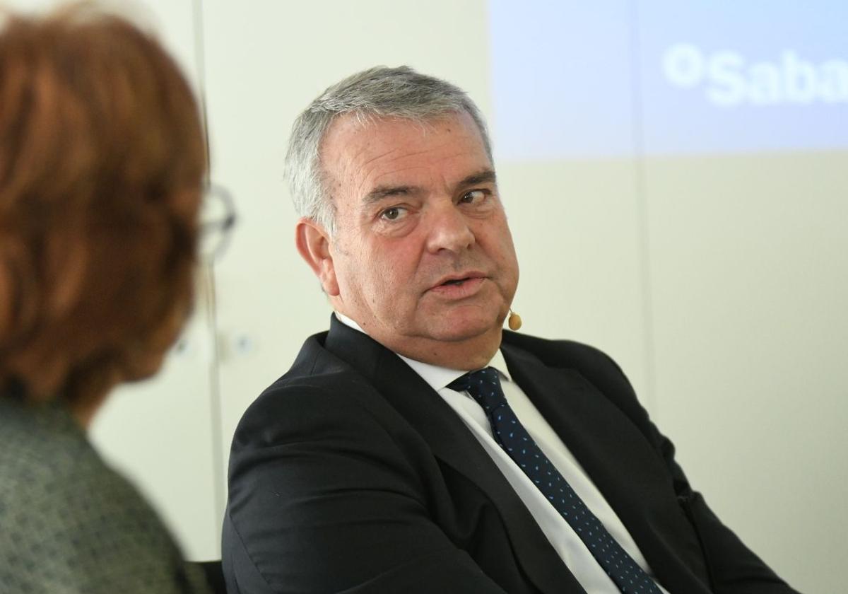 El director territorial de la Zona Este del Banco Sabadell, Fernando Canós.