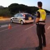 Conduciendo en sentido contrario, drogada y con una escopeta en el coche: la Policía de Elche evita una tragedia en la carretera